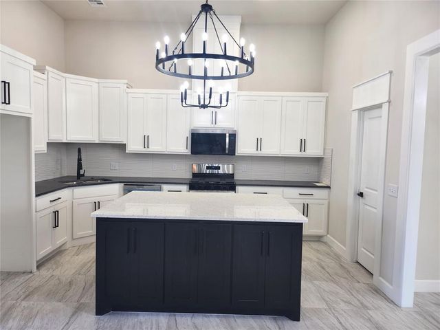 11705 NW 102nd Street, Yukon, OK 73099