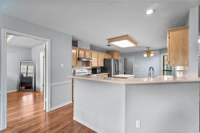 600 Coachlight Court, College Station, TX 77845