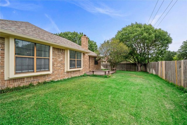 600 Coachlight Court, College Station, TX 77845