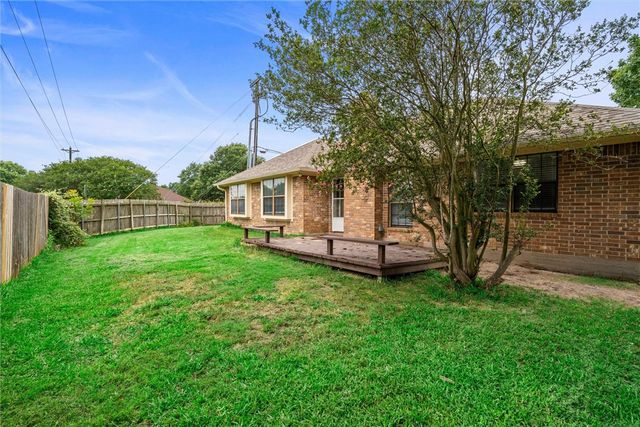 600 Coachlight Court, College Station, TX 77845