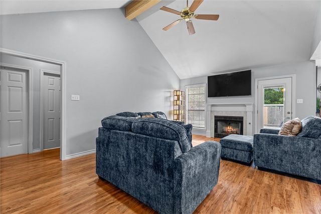 600 Coachlight Court, College Station, TX 77845