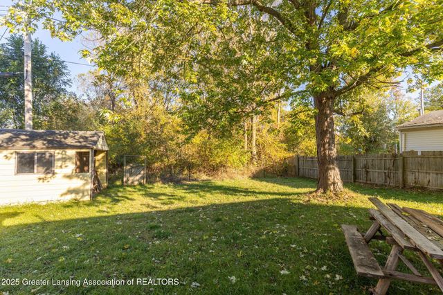 6955 Richard Road, Lansing, MI 48911