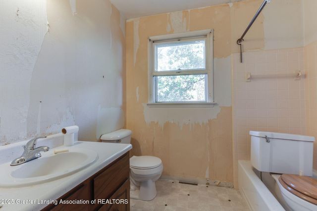 6955 Richard Road, Lansing, MI 48911