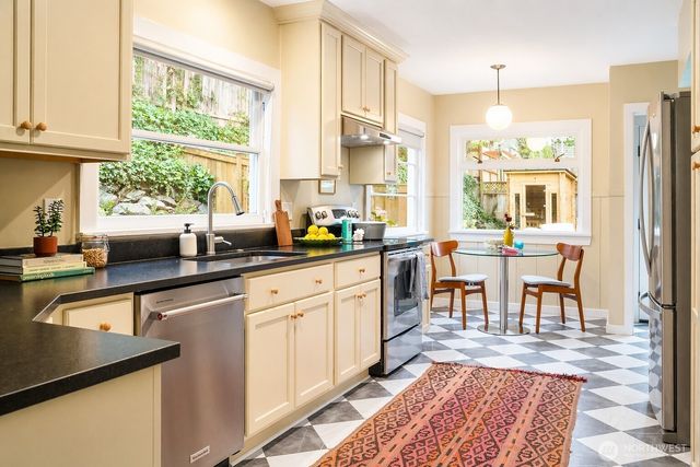 314 NE 56th Street, Seattle, WA 98105