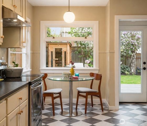 314 NE 56th Street, Seattle, WA 98105