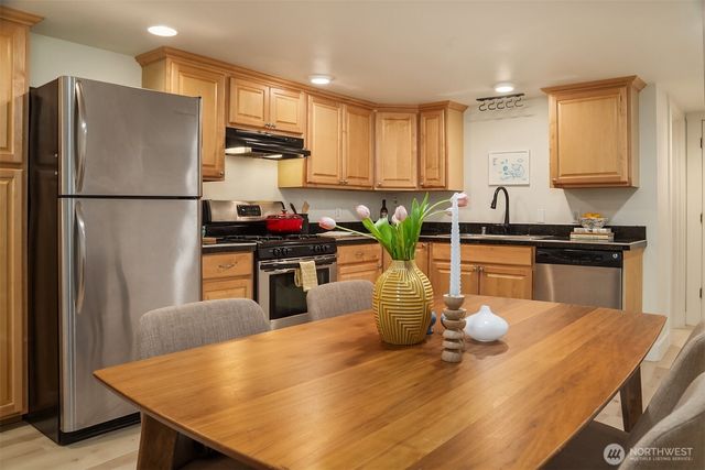 314 NE 56th Street, Seattle, WA 98105