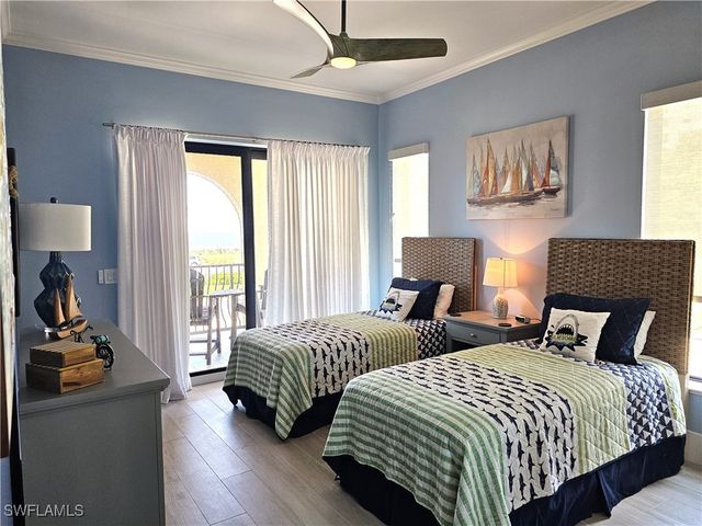 10620 Gulf Shore DR 201, Naples, FL 34108