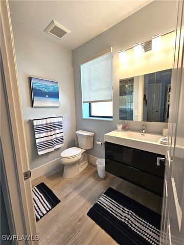 10620 Gulf Shore DR 201, Naples, FL 34108