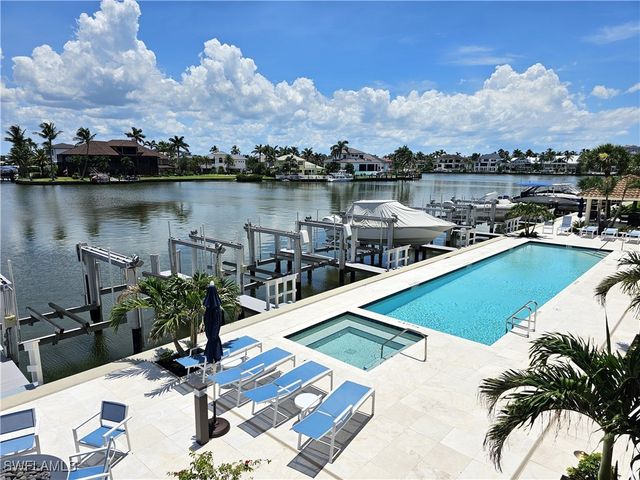 10620 Gulf Shore DR 201, Naples, FL 34108