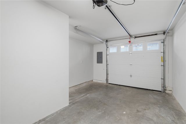 720 N 43rd St, Seattle, WA 98103