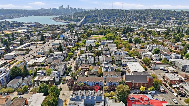 720 N 43rd St, Seattle, WA 98103