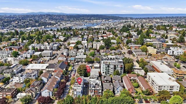 720 N 43rd St, Seattle, WA 98103
