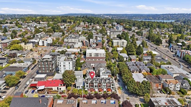 720 N 43rd St, Seattle, WA 98103