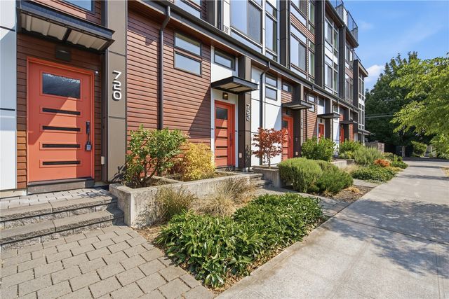 720 N 43rd St, Seattle, WA 98103