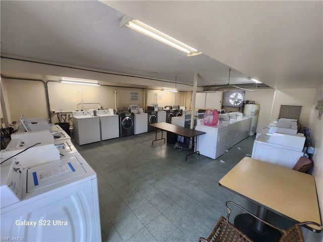 3325 Airport RD N N8, Naples, FL 34105