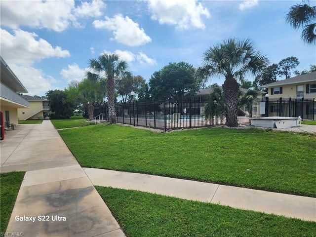 3325 Airport RD N N8, Naples, FL 34105