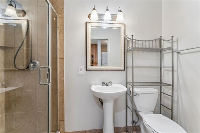 2400 Woodend Avenue, Kansas City, KS 66106