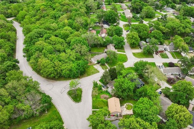 2400 Woodend Avenue, Kansas City, KS 66106