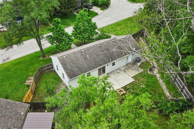 2400 Woodend Avenue, Kansas City, KS 66106