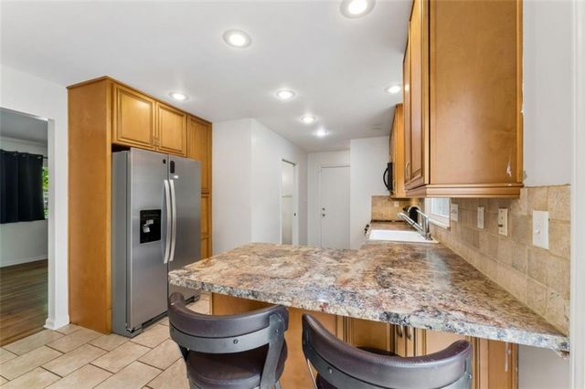 2400 Woodend Avenue, Kansas City, KS 66106