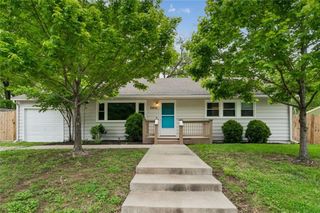 2400 Woodend Avenue, Kansas City, KS 66106