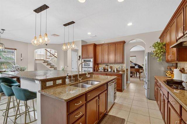 7959 HAMPTON LAKE DRIVE, Tampa, FL 33647