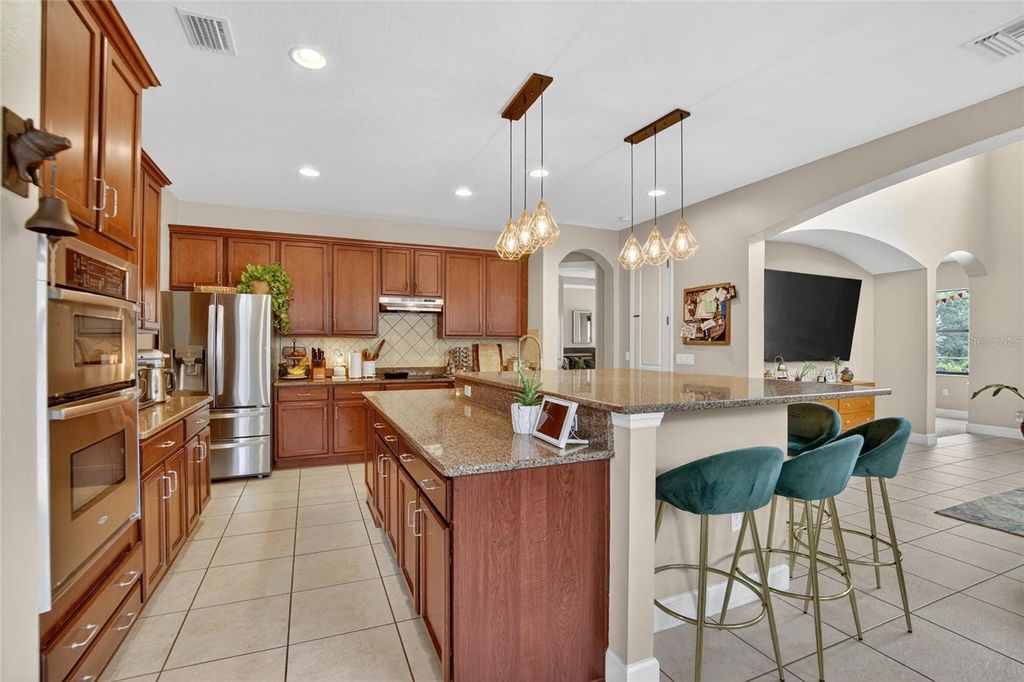 Image 19 of property listing at 7959 HAMPTON LAKE DRIVE, Tampa, FL 33647