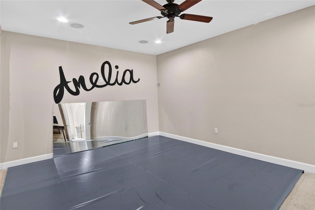 Image 45 of property listing at 7959 HAMPTON LAKE DRIVE, Tampa, FL 33647