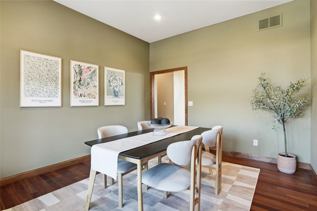 245 Auburn East Ln, Coralville, IA 52241