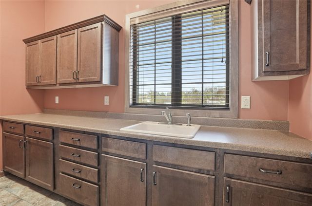 245 Auburn East Ln, Coralville, IA 52241