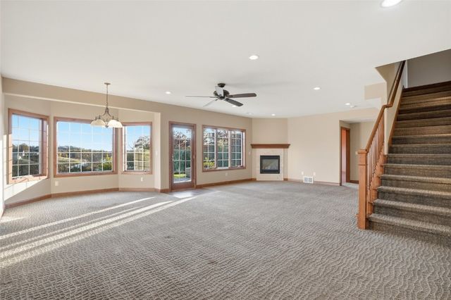 245 Auburn East Ln, Coralville, IA 52241