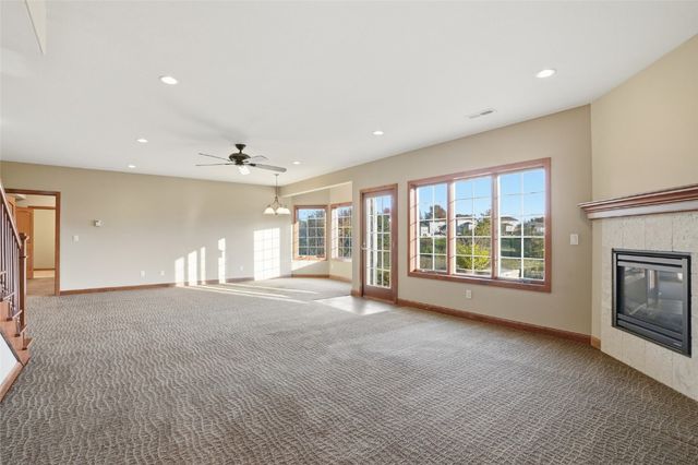 245 Auburn East Ln, Coralville, IA 52241