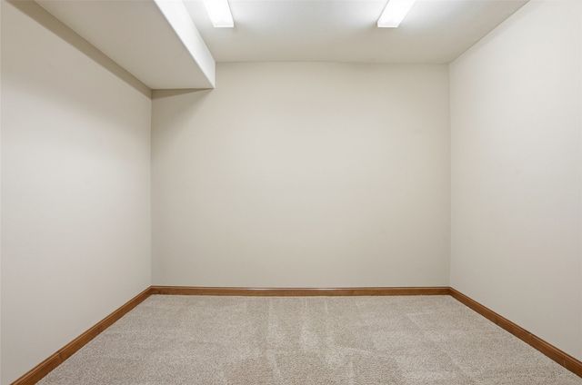 245 Auburn East Ln, Coralville, IA 52241