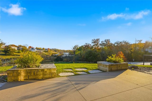 245 Auburn East Ln, Coralville, IA 52241