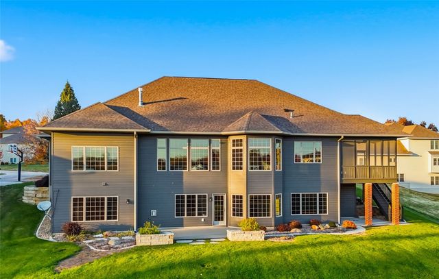 245 Auburn East Ln, Coralville, IA 52241