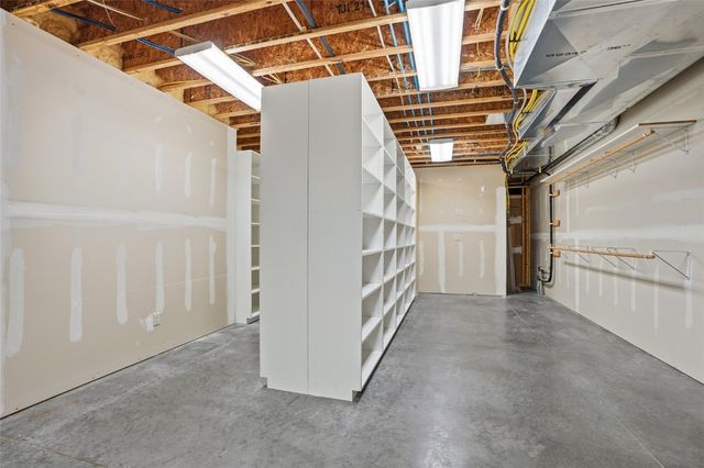 245 Auburn East Ln, Coralville, IA 52241