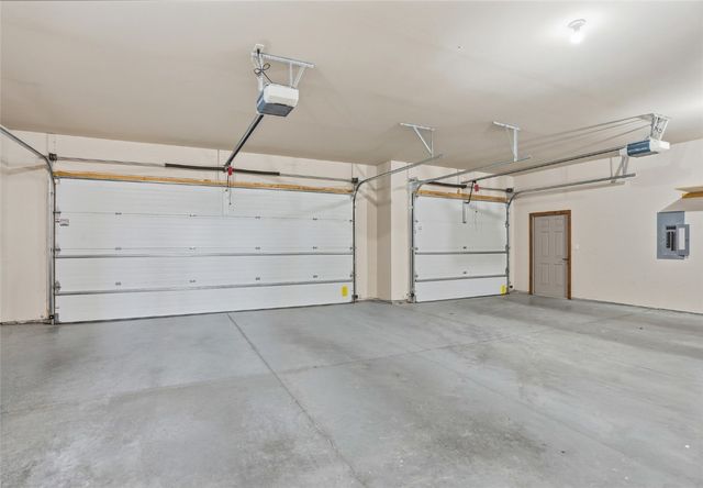 245 Auburn East Ln, Coralville, IA 52241