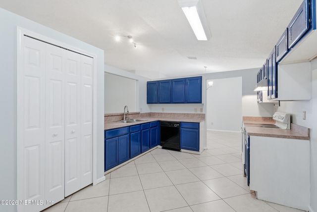 6849 RIDGEVIEW Avenue, Jacksonville, FL 32244