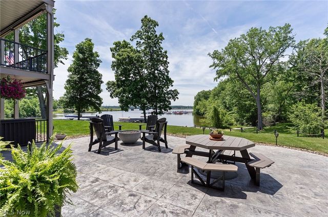 558 Bayshore Boulevard, Lake Milton, OH 44429