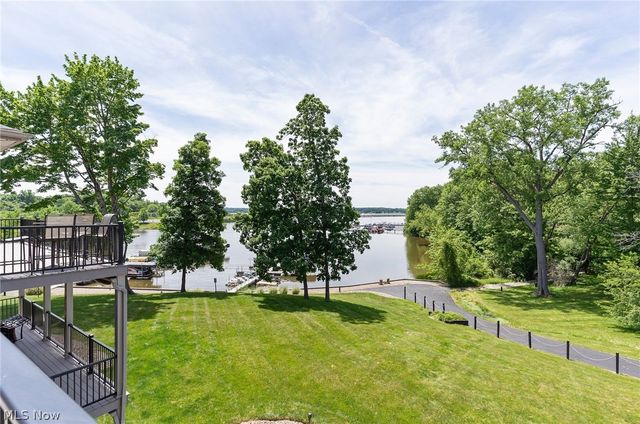 558 Bayshore Boulevard, Lake Milton, OH 44429