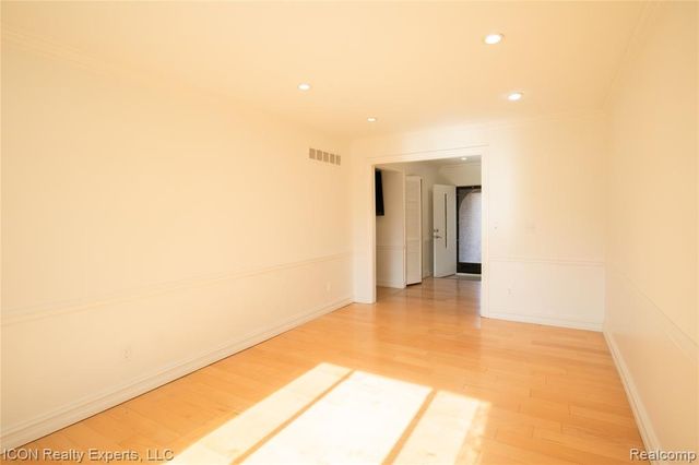 2238 Nadine Drive, Sterling Heights, MI 48310