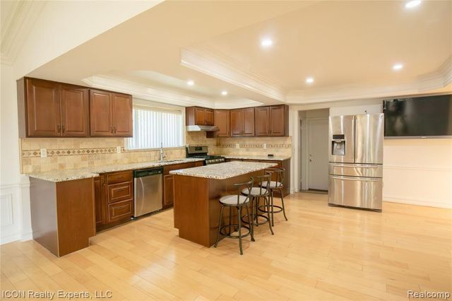 2238 Nadine Drive, Sterling Heights, MI 48310