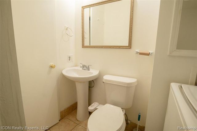 2238 Nadine Drive, Sterling Heights, MI 48310