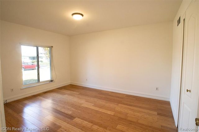 2238 Nadine Drive, Sterling Heights, MI 48310