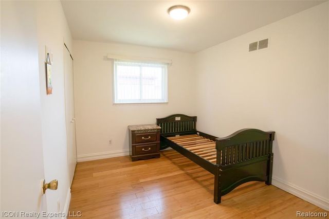 2238 Nadine Drive, Sterling Heights, MI 48310