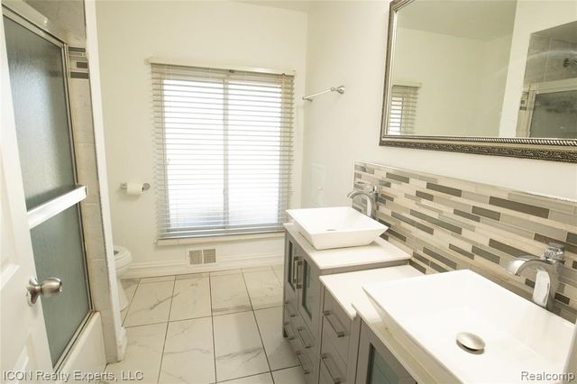 2238 Nadine Drive, Sterling Heights, MI 48310