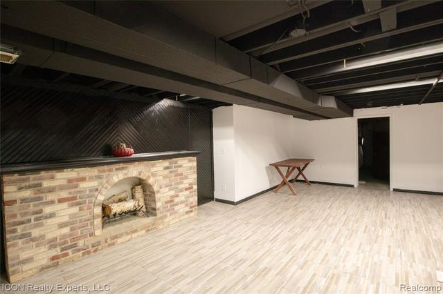 2238 Nadine Drive, Sterling Heights, MI 48310