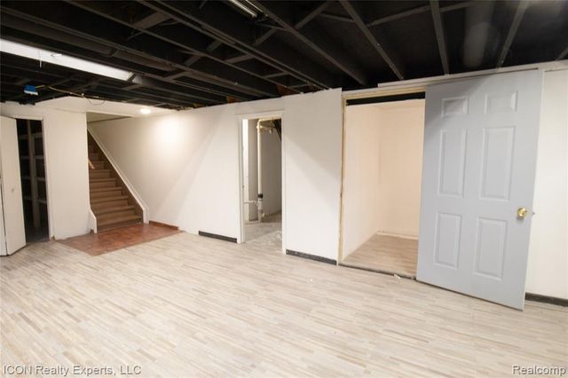 2238 Nadine Drive, Sterling Heights, MI 48310