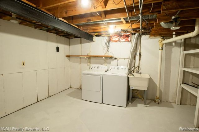 2238 Nadine Drive, Sterling Heights, MI 48310