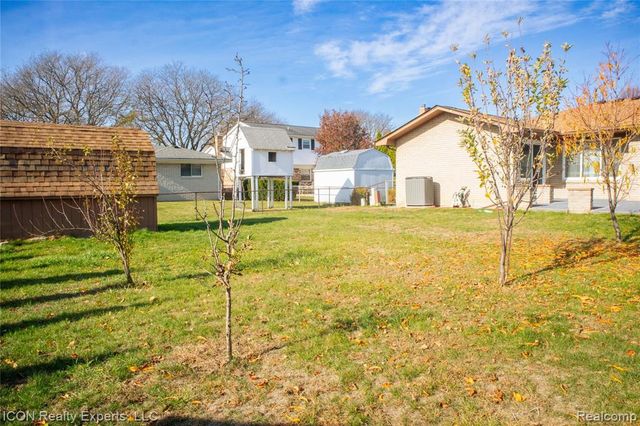 2238 Nadine Drive, Sterling Heights, MI 48310